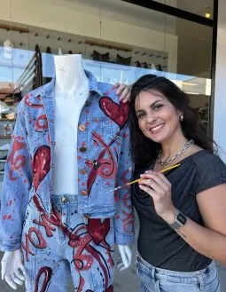 Outlet Premium Salvador promove ‘Semana do Jeans’ com customização para o público