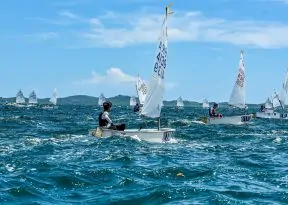 Promessa da vela baiana embarca para campeonato no Canadá