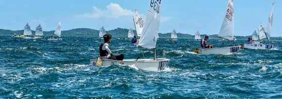 Promessa da vela baiana embarca para campeonato no Canadá