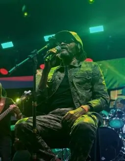 Jau vai promover encontro com Edson Gomes ao pôr do sol em Salvador