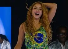Saiba os brasileiros por trás dos looks de Shakira no show em Copacabana