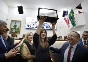 Tatiana Velloso recebe homenagens da Câmara Municipal de Feira de Santana
