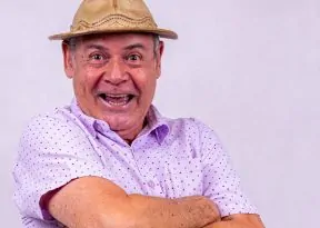 Zé Lezin retorna Salvador com piadas e casos no espetáculo “TBT do Matuto”