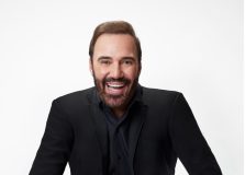 Diogo Portugal traz a Salvador o espetáculo “Impróprio para Políticos”