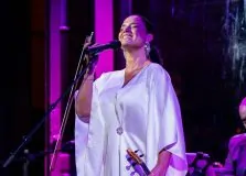 Cantora portuguesa, Noa, prepara novo álbum com participações de artistas baianos
