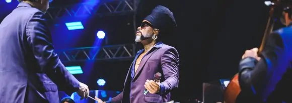 Carlinhos Brown e Orquestra Ouro Preto encontram linguagens sinfônicas e afro-brasileiras em “Afrossinfonicidade”