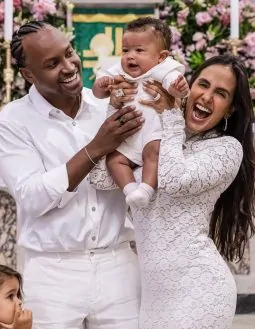 Carol Peixinho e Thiaguinho celebram batizado do filho Bento em cerimônia emocionante no Rio