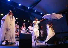 Casa Rosa e Cortejo Afro promovem celebração ao amor no Dia dos Namorados