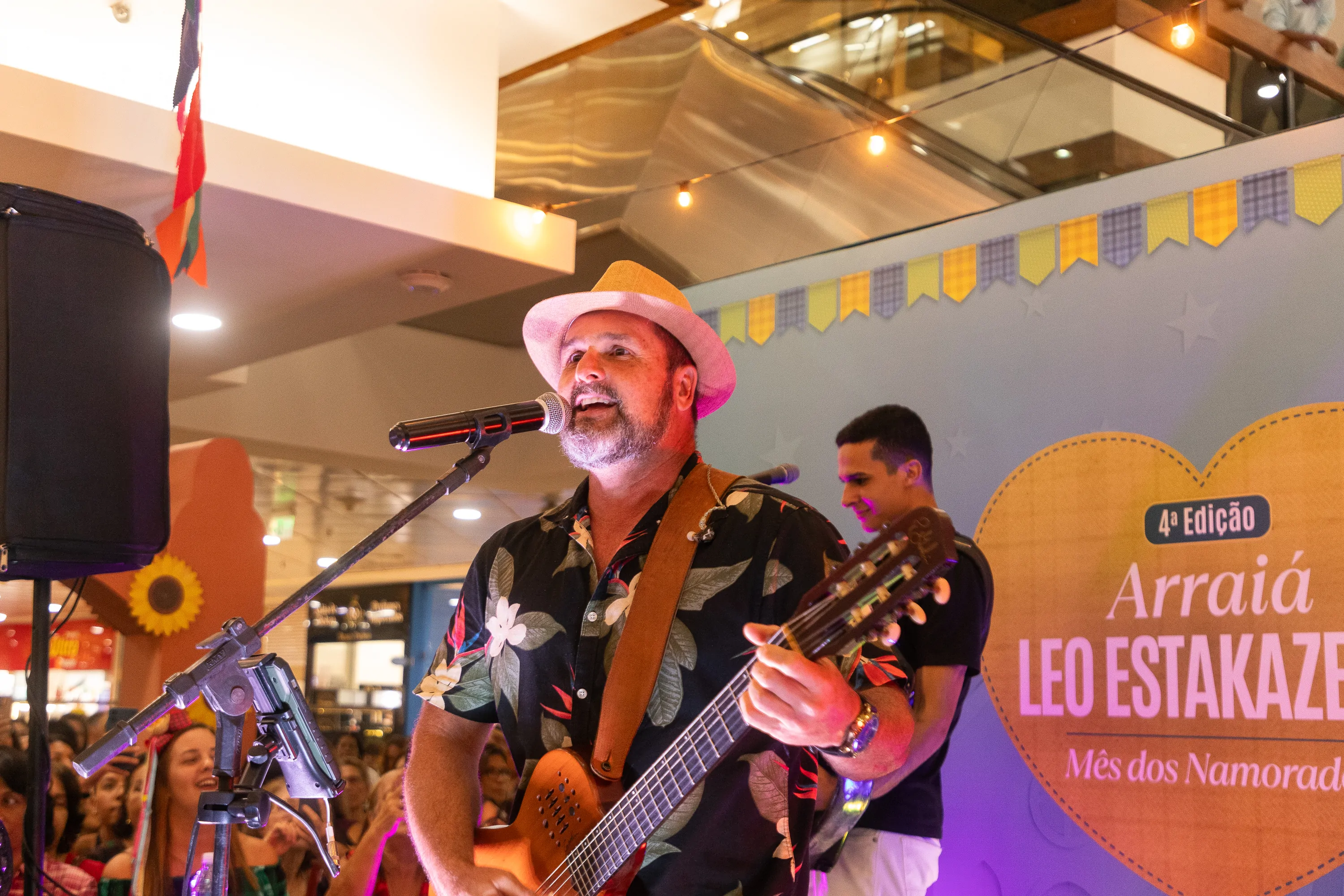 Leo Estakazero
