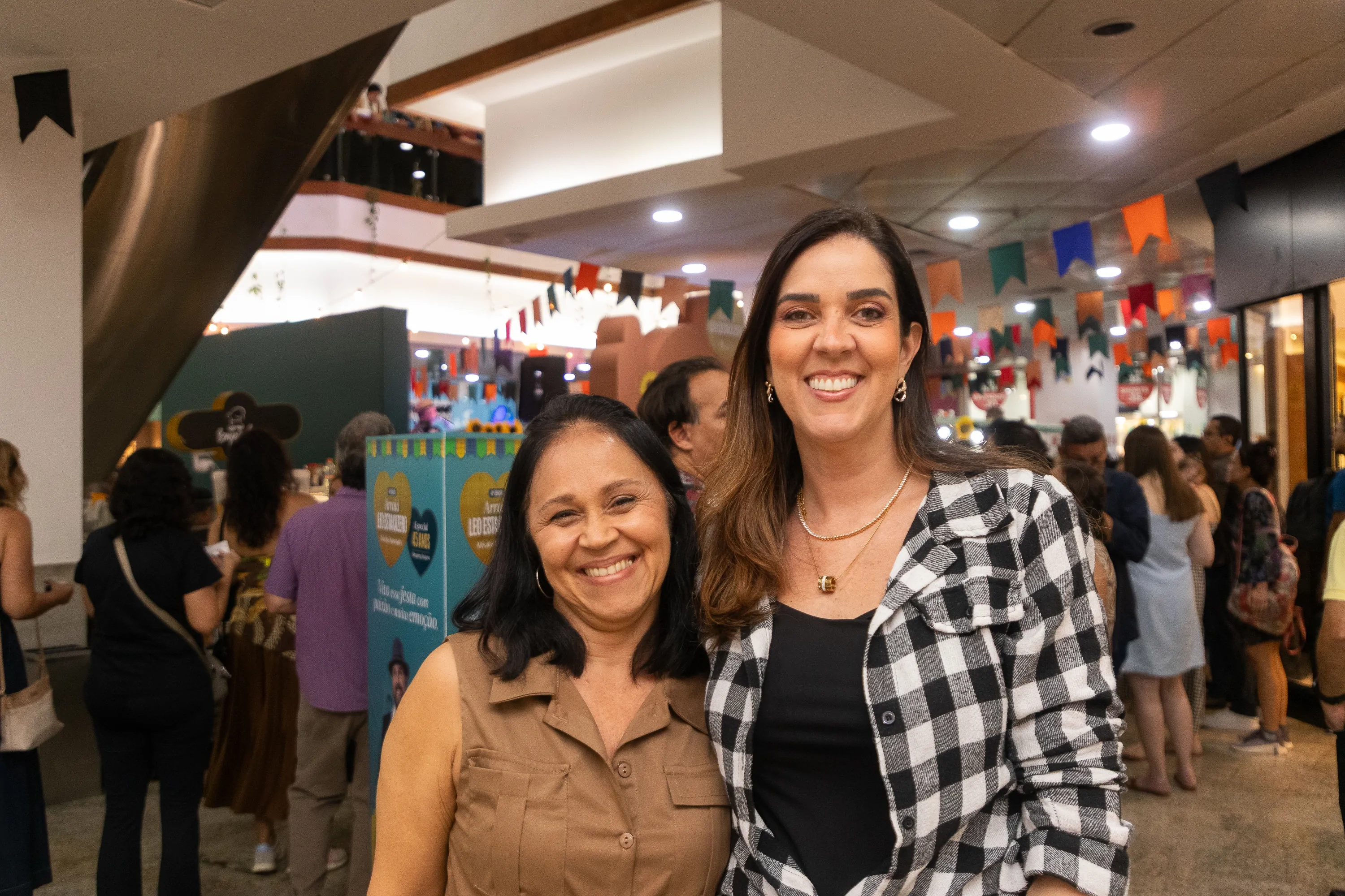 Christiane Ribeiro e Thaís Leal
