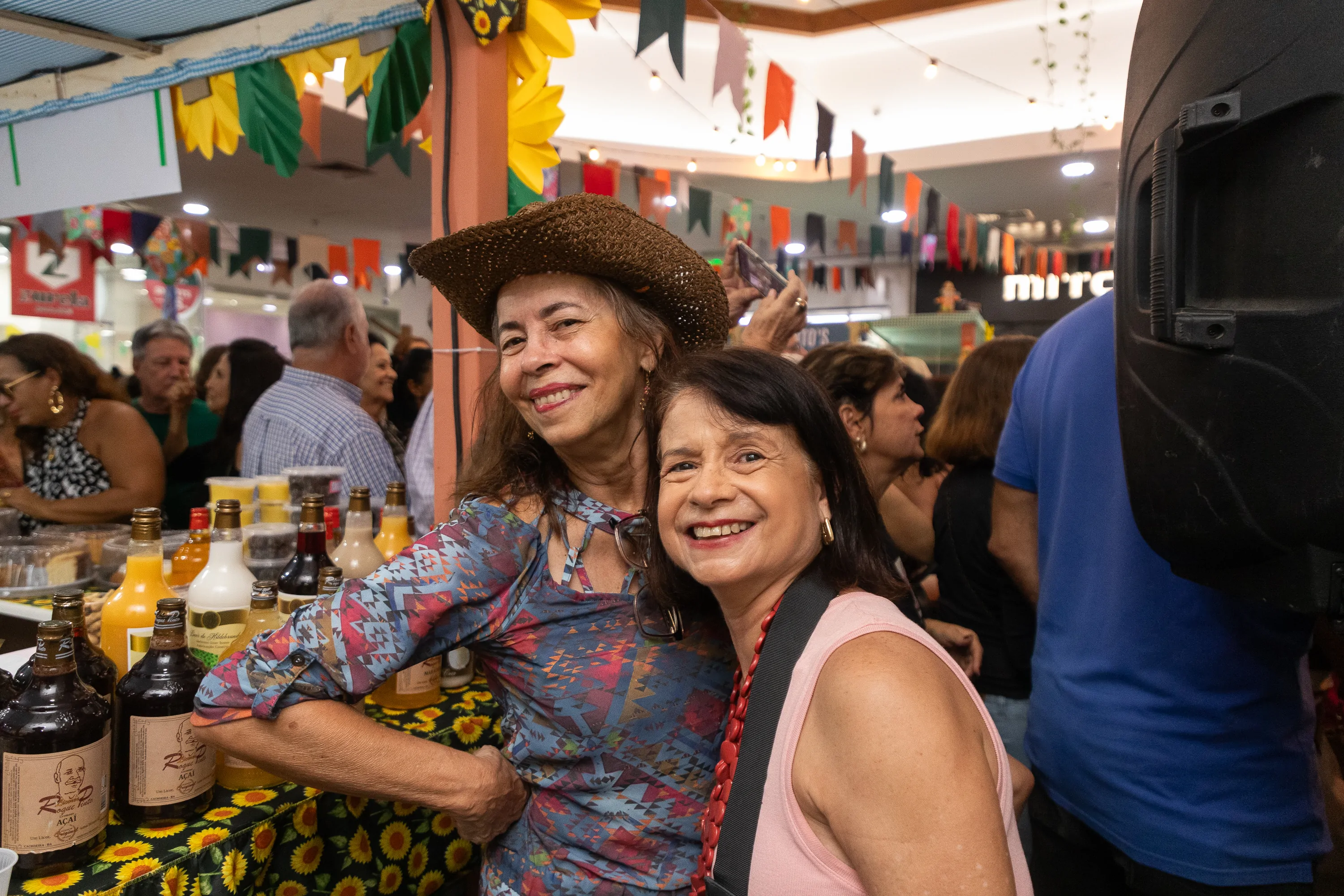 Elenice Pires e Lucy Carvalho