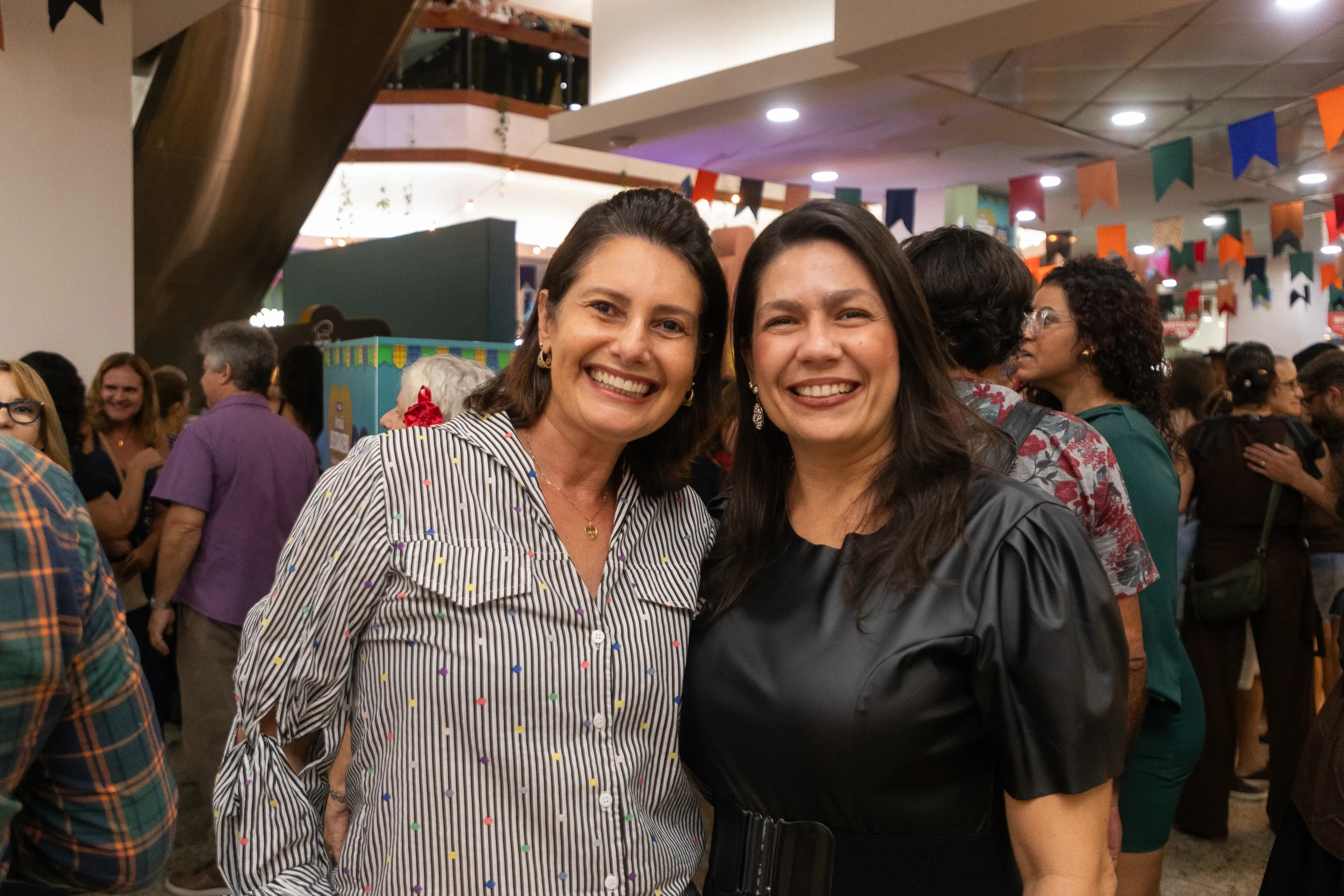 Flávia Góis e Luciana Coelho