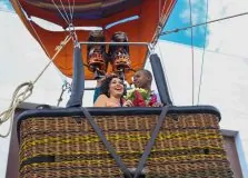 Fotos – Shopping Bela Vista celebra Dia dos Namorados com pedido de casamento em voo de balão