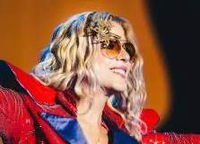 “Desconfio que voltaremos”, diz Paula Toller durante show do Kid Abelha em São Paulo