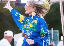 Claudia Leitte arrasta multidão e celebra a força do axé na Micareta da San