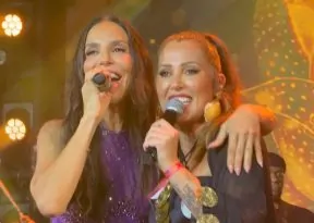 Ivete Sangalo e Raquel Tombesi dividem palco em show no Litoral Norte da Bahia