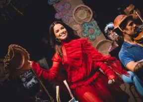 Juliette levou sua conexão com o Nordeste ao palco do “São João Sinfônico” da OSBA