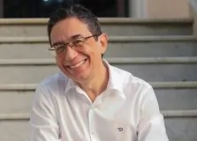Marcus Vinicius Rodrigues ministra oficina de criação de contos em Salvador
