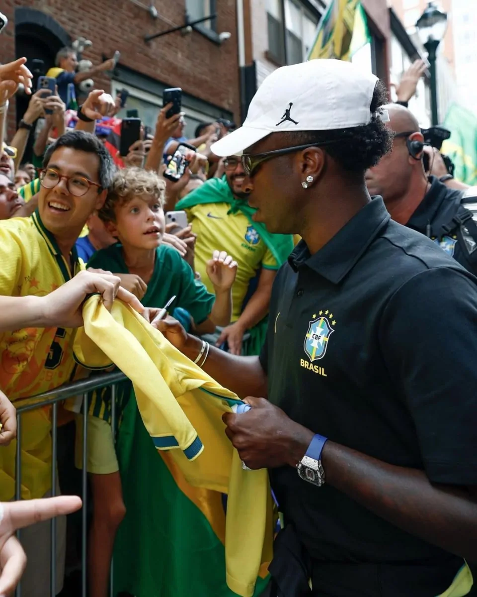 Jogadores com a torcida