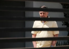 Tornozeleira de Jair Bolsonaro apresentou falha no sinal de GPS; aponta PM