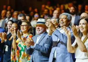 Lula participou da reinauguração do Teatro Castro Alves ao lado de Jerônimo Rodrigues