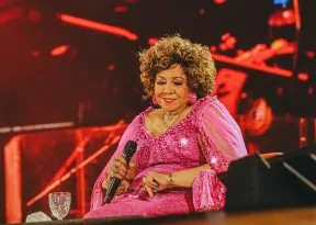 Alcione declara apoio a Lula durante show e vídeo repercute nas redes sociais