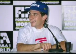 Ayrton Senna passa a ser reconhecido oficialmente como Herói da Pátria