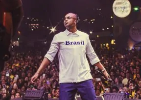 Brasil x Noruega será comandado por show de Thiaguinho na Arena Brasil, em Salvador