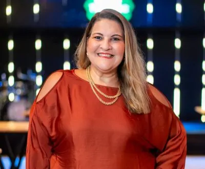 Fotos – Helaine Schindler celebra aniversário com convidados no Cien Fuegos, em Salvador