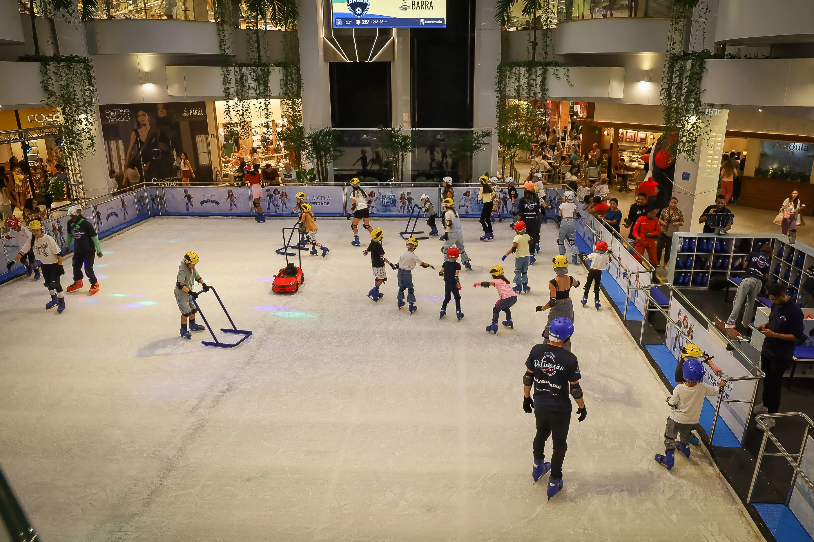 Pista de Gelo do Shopping Barra