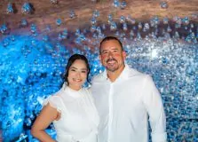 Gegê e Priscila Magalhães levam solidariedade à chá revelação do primeiro filho