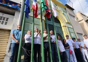 Ivana Bastos participa do hasteamento das bandeiras que abre celebrações do 2 de Julho em Salvador