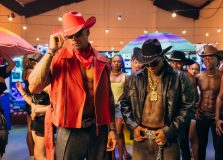 Léo Santana e Oh Polêmico unem estética cowboy ao paredão em novo videoclipe
