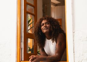 Liniker grava sucesso de Milton Nascimento durante participação em projeto nacional