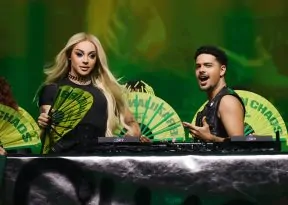 Pedro Sampaio agita o Central Park, em Nova York, ao lado de Pabllo Vittar
