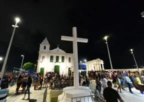 Praça General Labatut tem requalificação entregue às vésperas da chegada do Fogo Simbólico no 2 de Julho
