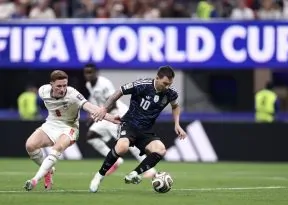 Argentina vira sobre a Inglaterra e garante vaga na final da Copa do Mundo