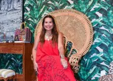 Thereza Priore transforma ato de vestir em experiência sensorial em nova coleção