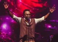 Thiaguinho confirma retorno a Salvador com projeto “Bem Black” na Concha Acústica
