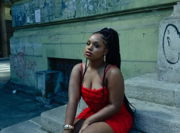 Cantora baiana aposta na força da “black music e afrobeats” e prepara estreia no Estrelas da Casa