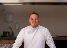 Chef leva a culinária do sul da Bahia para o principal evento de cacau e chocolate do Espírito Santo