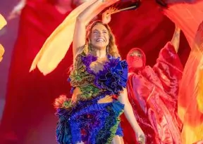 Daniela Mercury celebra sucesso da turnê europeia do álbum “Cirandaia”
