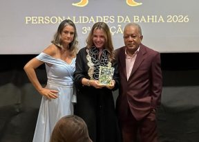 Dra. Alessandra Mattos recebe título de Personalidade da Bahia 2026 por excelência na odontologia