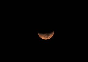 Eclipse lunar parcial será visto no território brasileiro nesta quinta-feira (27)