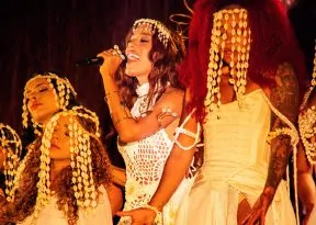 Anitta apresenta espetáculo conceitual no show da Equilibrivm Tour em Salvador