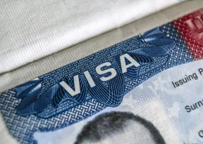 Estados Unidos podem executar a revogação mais volumosa de vistos de sua história