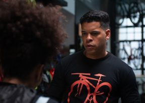 Felipe Velozo explora sua pluralidade artística em “Muito Prazer”, novo filme dirigido por Jorge Furtado