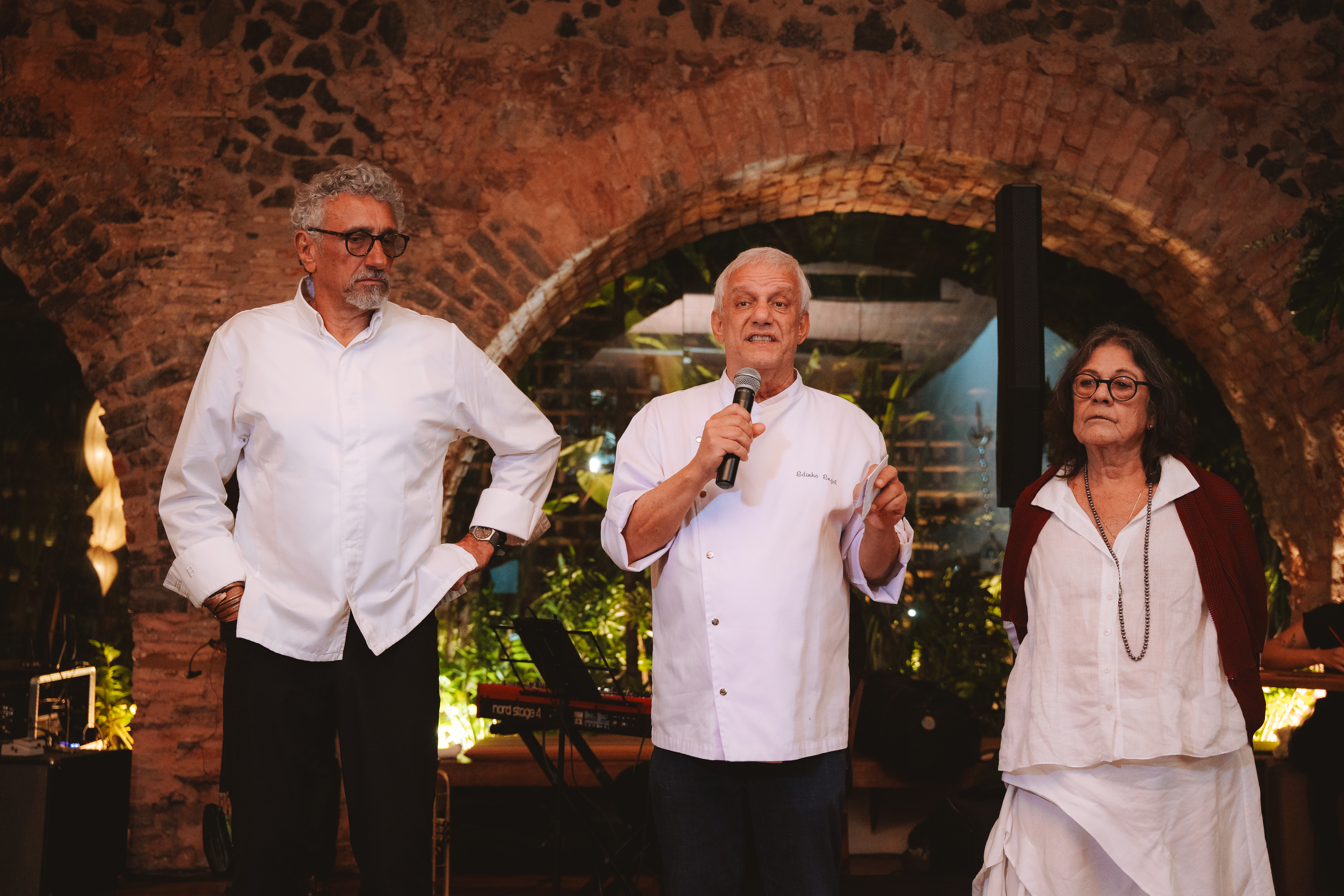 Restaurante Amado reuniu Emmanuel Bassoleil e Oscar Bosch em jantar especial