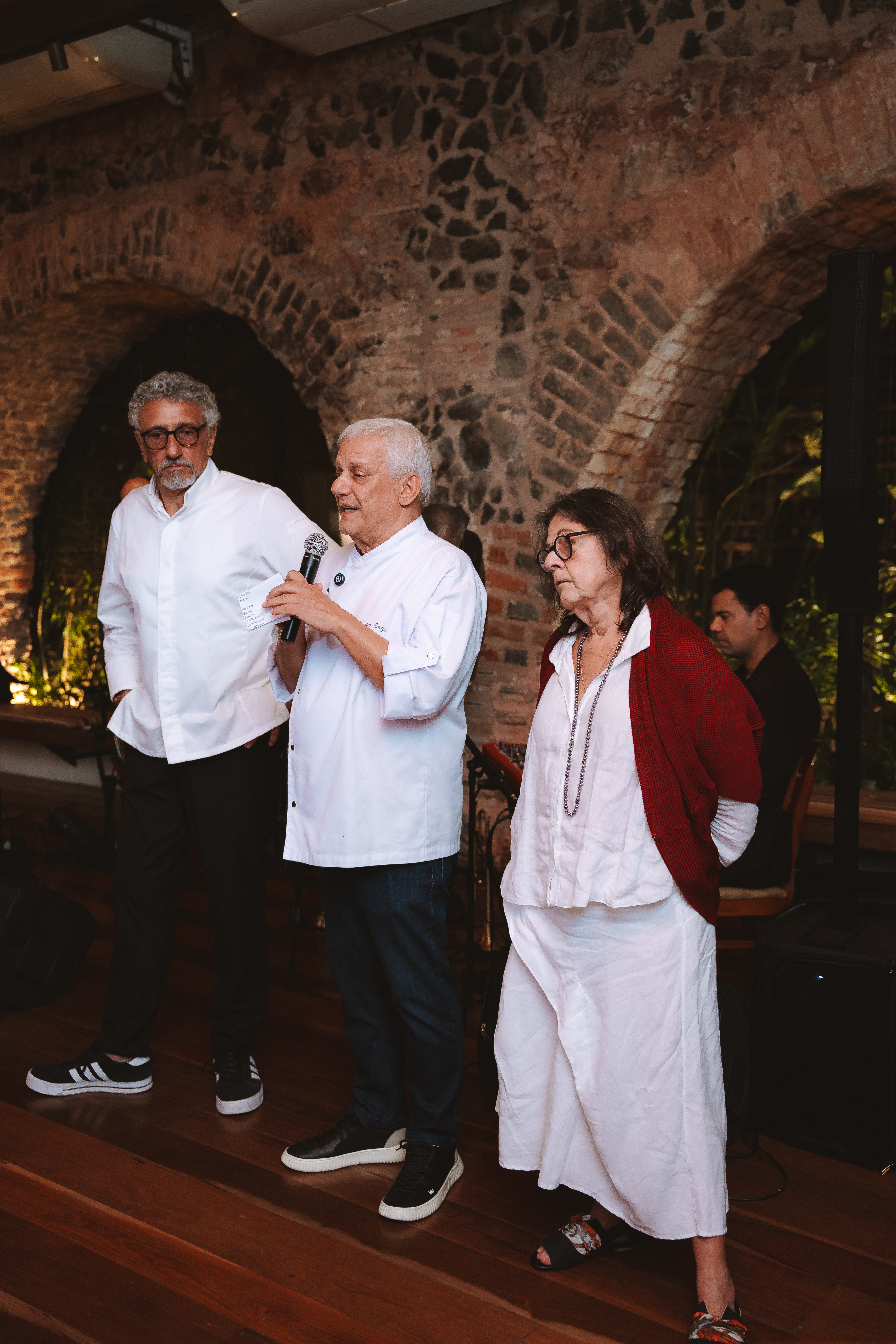 Restaurante Amado reuniu Emmanuel Bassoleil e Oscar Bosch em jantar especial