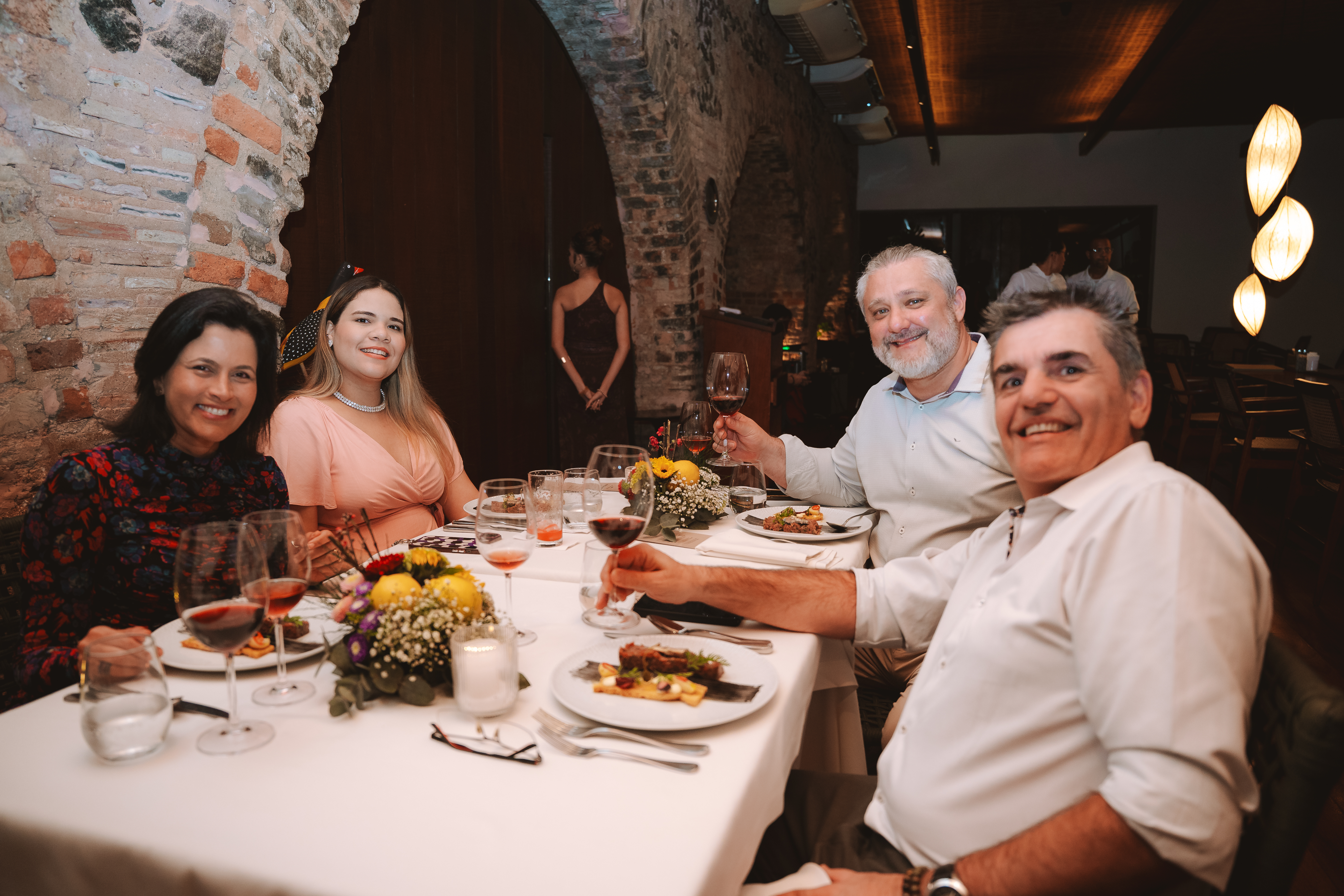 Restaurante Amado reuniu Emmanuel Bassoleil e Oscar Bosch em jantar especial